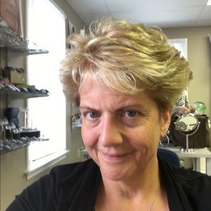 Meet your Posher, Carolyn